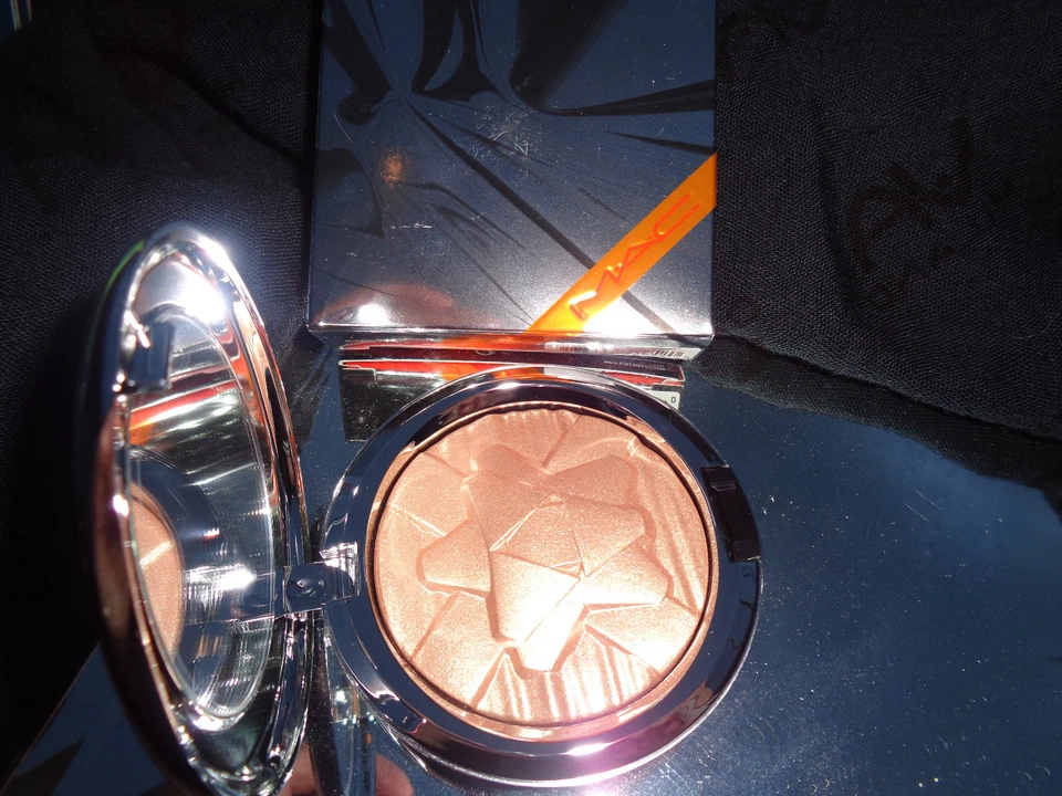 MAC Puder Rouge Highlighter Shiny Pretty Things Farbe Oh Darling neu in OVP - Bild 1 von 4