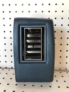 1974 1975 1976 1977 Lincoln continental towncar dash ac vent front far right - Picture 1 of 4