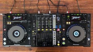 PIONEER DJM 750 and CDJ 850 (X2) SET, FREE SHIPPING! - Picture 1 of 4