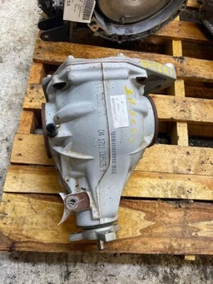 2005-2008 Dodge Magnum 5.7L Rear Axle Differential Carrier 2.65 Ratio OEM - Image 1 of 4