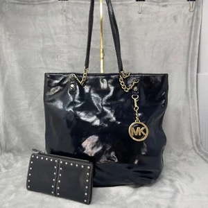 Michael Kors Tote Bag + Studded Card Wallet Shiny Patent Gold Chain Hardware - Picture 1 of 24