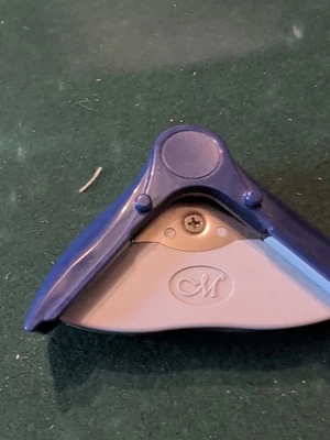 Creative Memories Paper Punch Scrapbooking Corner Shape - Image 1 of 4