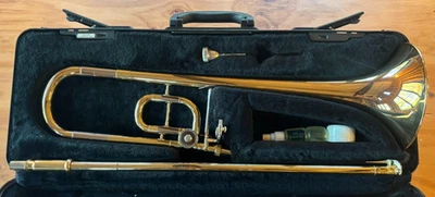 Trombón compacto Yamaha YSL-350C usado con estuche rígido Foto 1 de 4