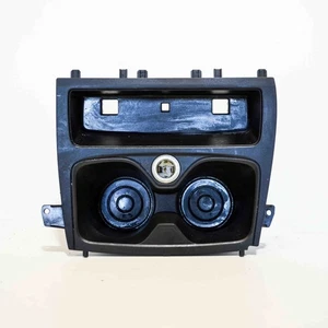 BMW 1 F20 Getränkehalter 9207321 9207321 3.0 Benzin 235kw 2014 3421829 - Picture 1 of 5