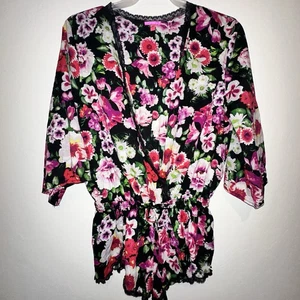 BETSEY JOHNSON Ladies Sz L Floral Short Romper V Neck Kimono Sleeves Lace Accent - Picture 1 of 6