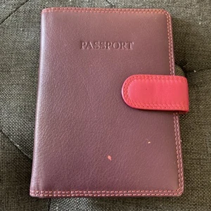 Visconti Lila Leder Reisepass Geldbörse Sumba Mehrfarbig Karten Organizer RFID - Bild 1 von 11