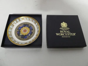 VINTAGE ROYAL WORCESTER MILLENIUM DISH PLATE BOWL 2000AD IN BOX - Picture 1 of 5