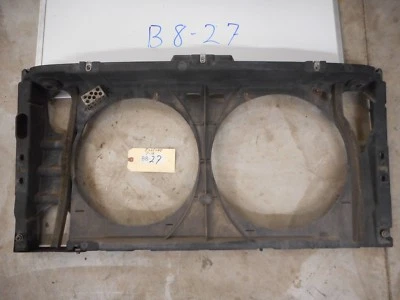 Ford Taurus SES 2003 - usado fabricante original - conjunto de soporte de núcleo de radiador envolvente de ventilador   Foto 1 de 4