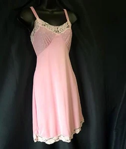 LACY Embroidered Vintage 1960s PRETTY PINK NYLON Mini FULL SLIP - sz 34 - Picture 1 of 6