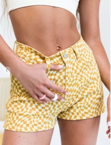 Princess Polly Trippy Waves Check Short Yellow Size 2 High Waisted Denim - Picture 1 of 4
