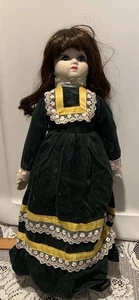 ❤️Bambola Vintage Porcellana Occhi Blu Dormire 17” Capelli Marrone/Neri Abito Velluto Verde - Foto 1 di 8