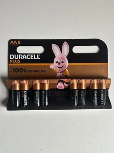 Duracell Plus AA Batteries 8 Pack 100% Extra Life - Picture 1 of 4