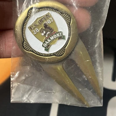 2007 107 TH US OPEN OAKMONT VINTAGE DIVOT TOOL, BALL MARKER USGA MEMBER - image 1 of 3