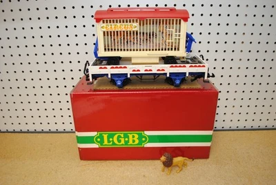 LGB 4038 Circus Flat Car w/Animal Cage Trailer & Lion Figure *G-Scale* - Image 1 of 4