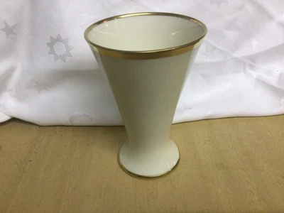 Blumenvase von Fürstenberg Elfenbein Goldrand 15 cm hoch Trichtervase - Bild 1 von 4