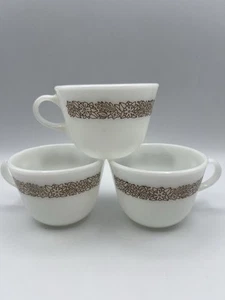 Vintage Pyrex Woodland Brown Weiß Milchglas 8 Unzen Kaffee Tee Tassen Set 3 Stück - Bild 1 von 7