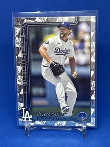 2025 Topps Series 1 - Clayton Kershaw - Spring Training Parallel #146 Dodgers - Picture 1 of 2