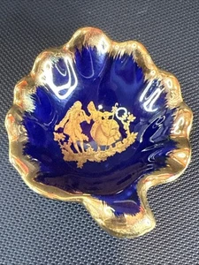 Miniature Limoges Cobalt And Gold Courting Couple Trinket Dish Ashtray - Picture 1 of 6