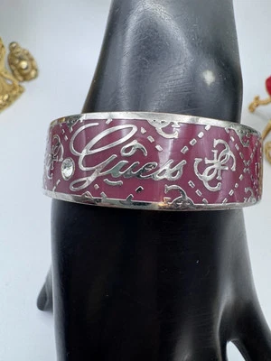 Brazalete Brazalete Vintage Ancho Guess Dorado Latón Color Borgoña Metal Esmaltado Foto 1 de 4