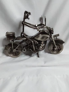 Geschweißte Altmetall Motorrad Fahrer Biker Teil Muttern Schrauben Handarbeit Biker - Bild 1 von 4