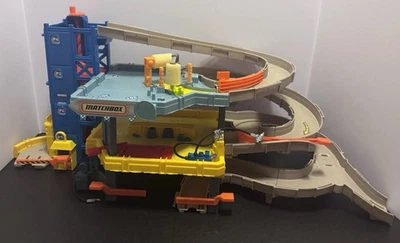 Matchbox Cars Playset 4-Level Parking Garage w/Track Play, Car Wash, Elevator - Image 1 of 4
