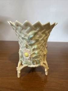 Irish Belleek Vintage Large 5 1/4" Flower Spill Roses Flowers 5th Green Marking - Picture 1 of 24