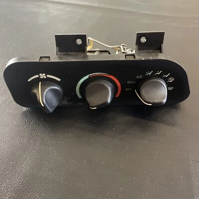 1993 - 1996 Chevrolet Camaro A/C Heater Climate Control Unit P: 16181023 OEM ! - Image 1 of 4