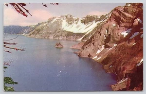 Postal del Parque Nacional del Lago del Cráter que muestra barco fantasma Oregon Cascade Mountains - Imagen 1 de 2