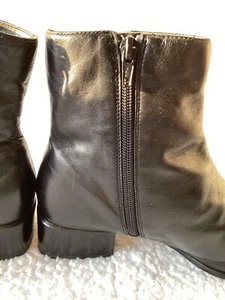 Vintage Lilley and Skinner, Women’s Black Leather Ankle Boots, Size 6 - Picture 1 of 15