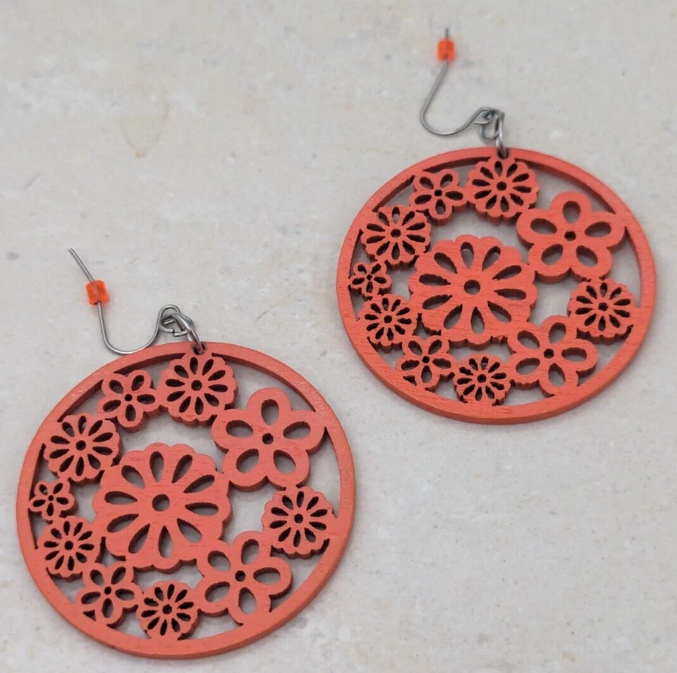 Vibrante Funky Neón Naranja Floral Niño Hippie Madera Corte Láser Pendientes 70 Foto 1 de 3