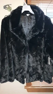 Women's Black 1x Faux Fur Coat -  Beautiful and Soft NEW with tags - Picture 1 of 7