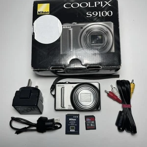 Nikon Coolpix S9100 12,1 megapixel fotocamera digitale testata + caricatore, batteria, scheda SD da 8 GB - Foto 1 di 20