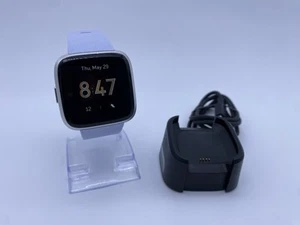 ⭐️ Fitbit Versa Lite Edition FB415 Fitness Silver Smartwatch , Small ✨ - Picture 1 of 9