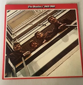 THE BEATLES : Red 2 x Double Album : apple 🍏 1962 -66 original compilation - Picture 1 of 11