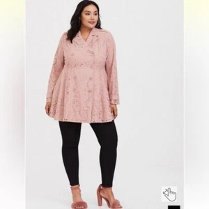 Trench cappotto in pizzo rosa torrido 1X - Foto 1 di 13