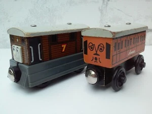 Thomas der Zug und Freunde ANNIE und TOBY Holzmotoren Holzbahn  - Bild 1 von 12