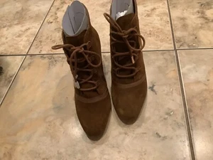 ladies booties - Picture 1 of 7