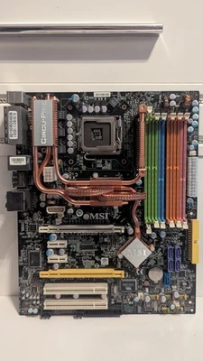 Scheda madre MSI P35 Platinum Combo SocketT/775 con supporto DDR2 e DDR3 - Immagine 1 di 4