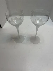 Juego de 2 copas de vino de cristal diseño de pétalos esmerilados y vástago  - Imagen 1 de 12
