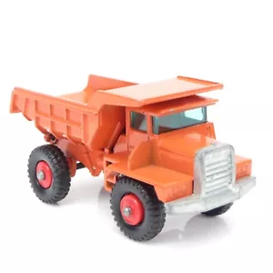 MACK DUMP TRUCK - 28 - VINTAGE 1968 LESNEY MATCHBOX 1-75 DIECAST - Picture 1 of 8