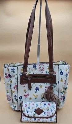 Bolso de hombro y billetera St John’s Bay botánico floral Quincy 4 carteles Foto 1 de 4