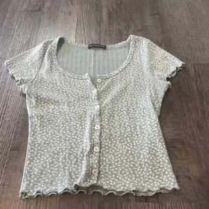 Brandy Melville Floral Button Front Top Kurzarm T-Shirt One Size EUC süß - Bild 1 von 6