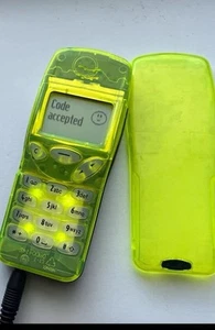 Nokia 3210 rétro transparent imitation édition limitée 100% fonctionnel - Photo 1 sur 7