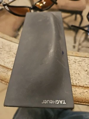 Gafas de sol Tag Heuer gris gamuza estuche de viaje solamente Foto 1 de 4