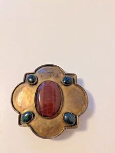 HANDWERK DESIGNER MESSING GÜRTELSCHNALLE TIGERAUGE UND JADESTEINE - Bild 1 von 2