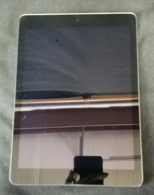 Apple iPad Air 1st Gen. 16GB, Wi-Fi (Unlocked), 9.7in - Space Gray - Image 1 of 4