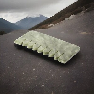 Jade Stein, Guasha Kamm,Scalp Comb,Gua Sha, Gesichtswerkzeug, Kopfhaut ,Massage  - Bild 1 von 1