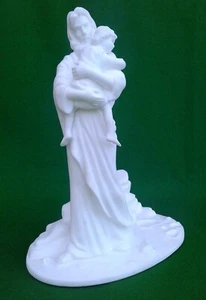 LENOX “FOOTPRINTS IN THE SAND” FINE BONE CHINA FIGURINE. - Picture 1 of 16