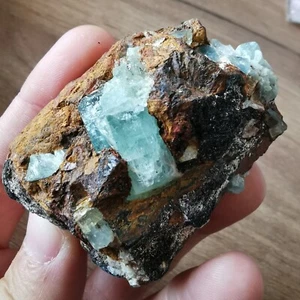 Aguamarina y Heliodoro 813ct con Matriz / Vietnam / Muestra de Cristal Áspero Mineral - Imagen 1 de 15