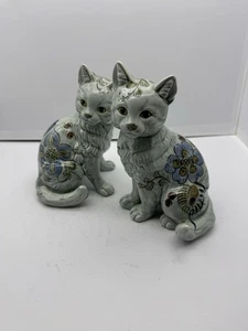 Dos Estatuillas de Gatos Shafford Azul Pálido Verde Floral Cerámica Japón - Imagen 1 de 7